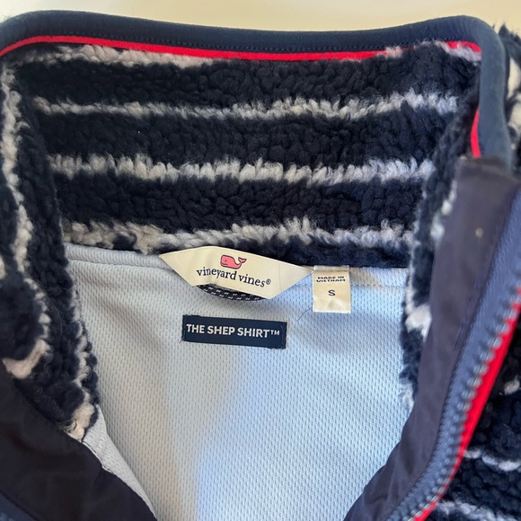 Vineyard Vines Break Stripe Sherpa SuperShep, size small. - Picture 4 of 4